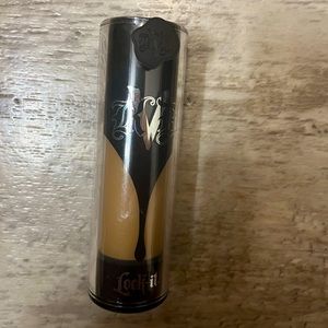 Kat Von D Lock It Full coverage extreme long wear foundation